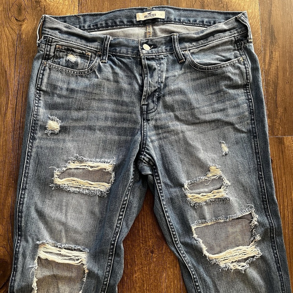 Hollister Juniors Size 11 Button Fly Blue Jeans‎ Distressed